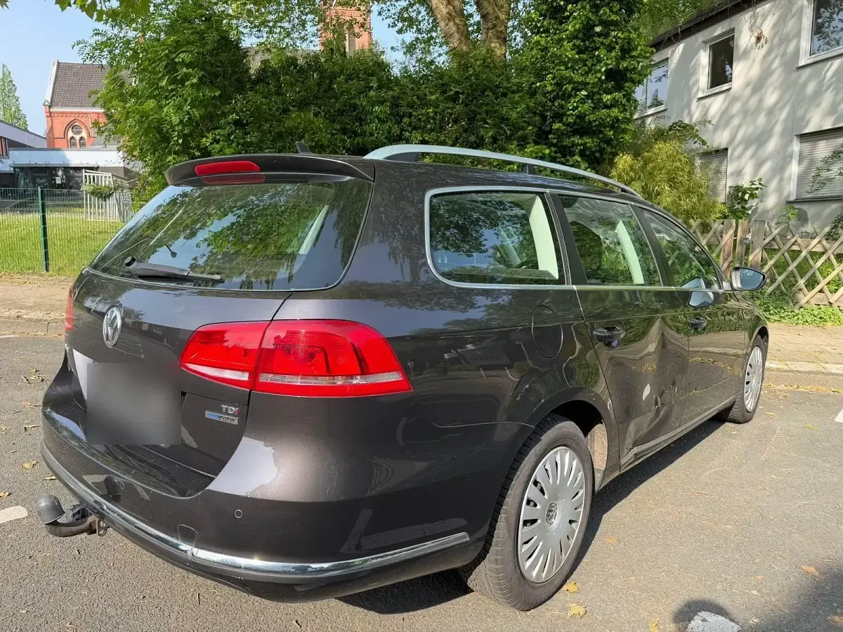 Gebraucht VW Passat 105 PS (77 kW) 2011 Braun Kombi