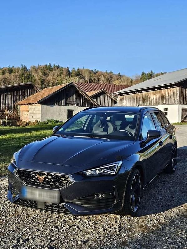 Gebraucht Cupra Leon 150 PS (110 kW) 2024 Blau Kombi