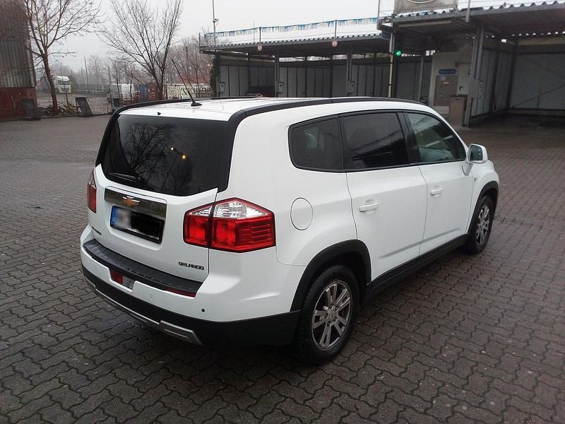 Gebraucht Chevrolet Orlando 140 PS (102 kW) 2013 Weiß Van / Kleinbus