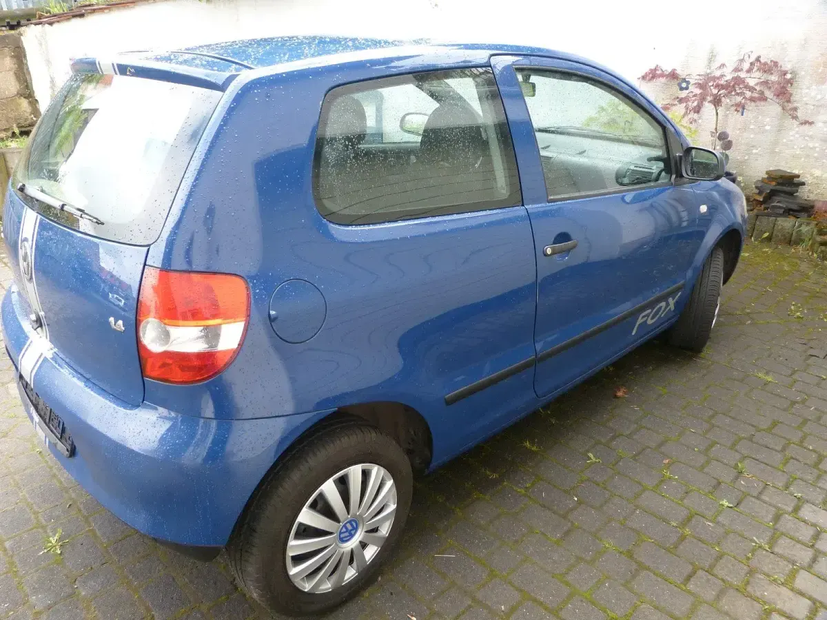 Używany VW Fox 75 KM (55 kW) 2006 Niebieski Hatchback