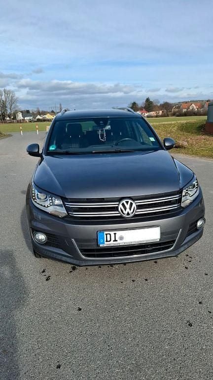 Gebraucht VW Tiguan LOUNGE 150 PS (110 kW) 2016 Grau SUV