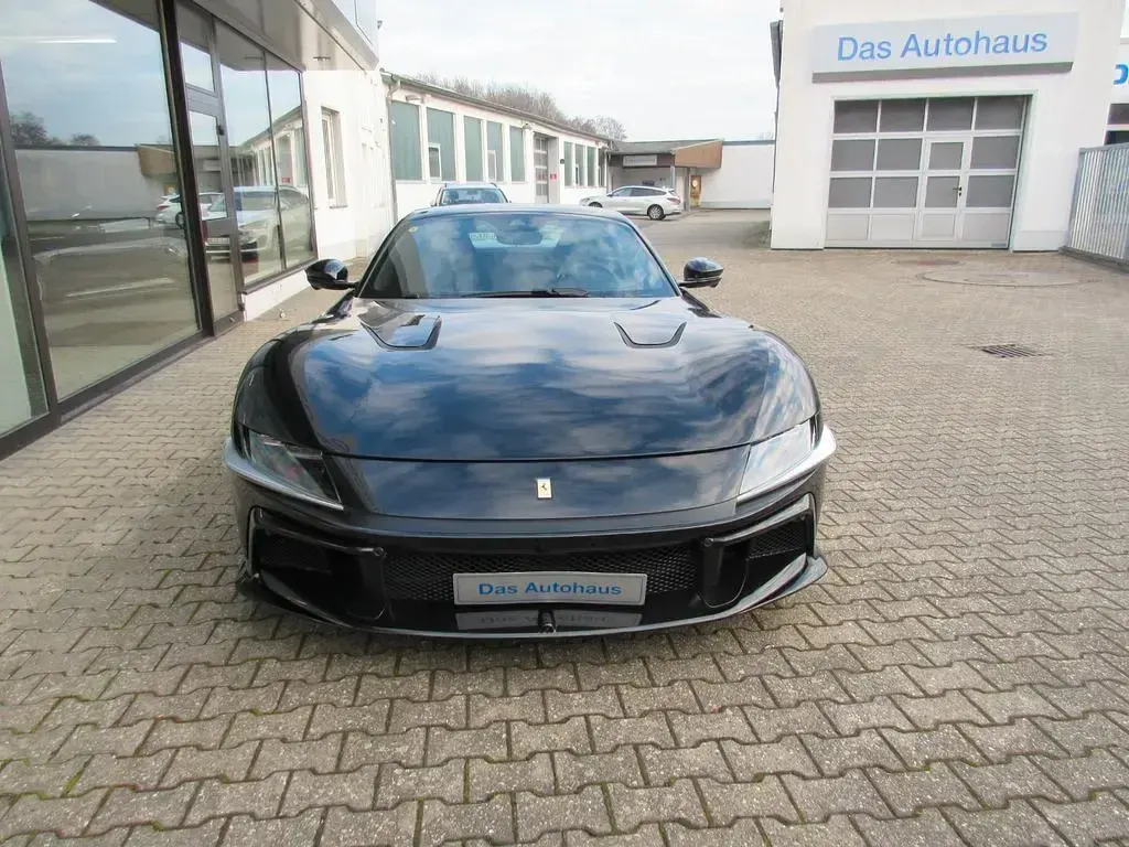 Gebraucht Ferrari 12 Cilindri 825 PS (606 kW) 2025 Schwarz Cabrio
