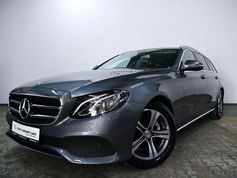 Gebraucht Mercedes E220 194 PS (142 kW) 2019 Grau Limousine