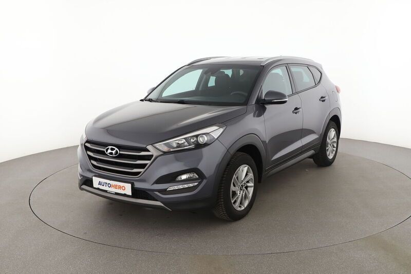Grau Gebraucht 2016 Hyundai Tucson Intro Edition SUV | 14.520 € (Fairer Preis) - Bild 1/4
