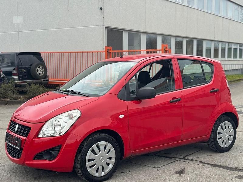 Gebraucht Suzuki Splash Basic 65 PS (47 kW) 2013 Rot Kleinwagen