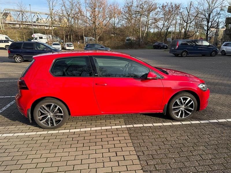 Gebraucht VW Golf VII Sound 125 PS (91 kW) 2017 Rot Limousine