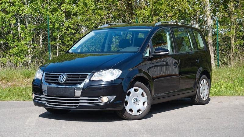 Schwarz Gebraucht 2009 VW Touran Trendline Van / Kleinbus | 4.900 € (Fairer Preis) - Bild 1/4