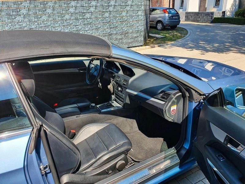 Gebraucht Mercedes E350 Avantgarde 292 PS (214 kW) 2011 Blau Cabrio