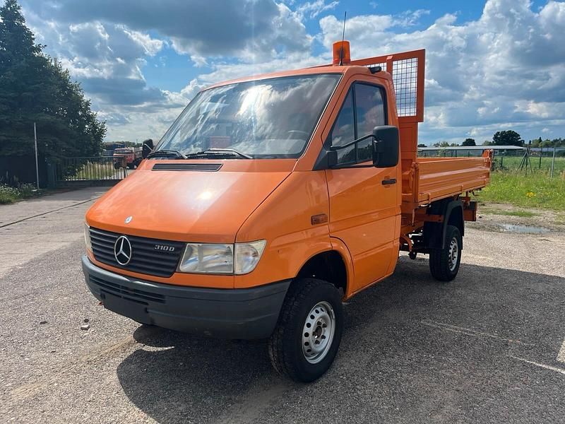 Gebraucht Mercedes Sprinter 100 PS (73 kW) 1999 Orange Van