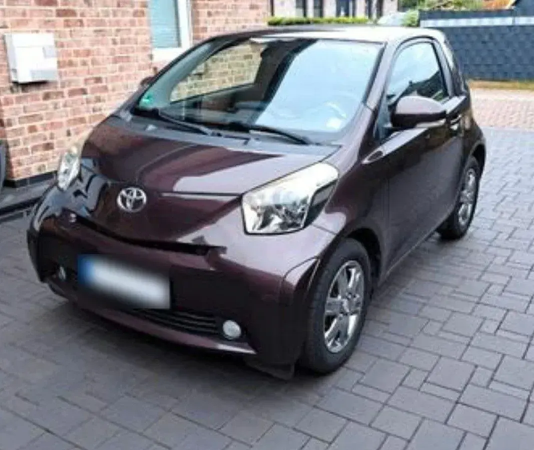 Gebraucht Toyota iQ 68 PS (50 kW) 2009 Violet Kleinwagen