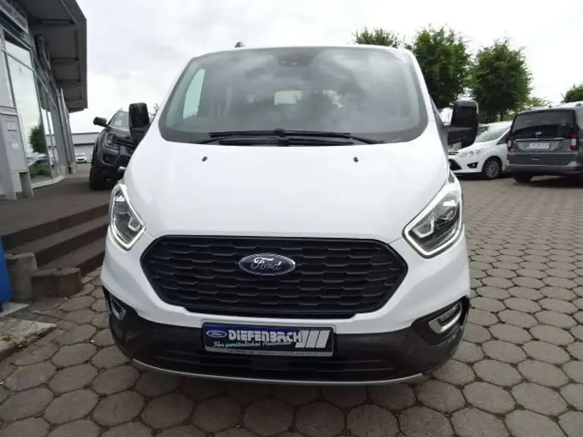 Gebraucht Ford Tourneo Active 131 PS (96 kW) 2022 Frostweiß Van / Kleinbus