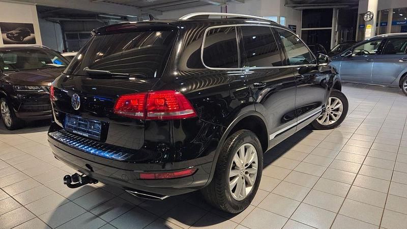 Schwarz Gebraucht 2013 VW Touareg SUV | 12.999 € (Guter Preis) - Bild 1/4