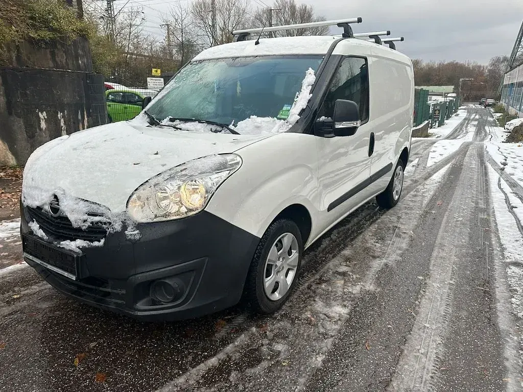 Używany Opel Combo Edition 95 KM (69 kW) 2018 Biały Minivan