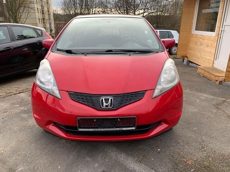 Gebraucht Honda Jazz Trend 90 PS (66 kW) 2011 Rot Kleinwagen