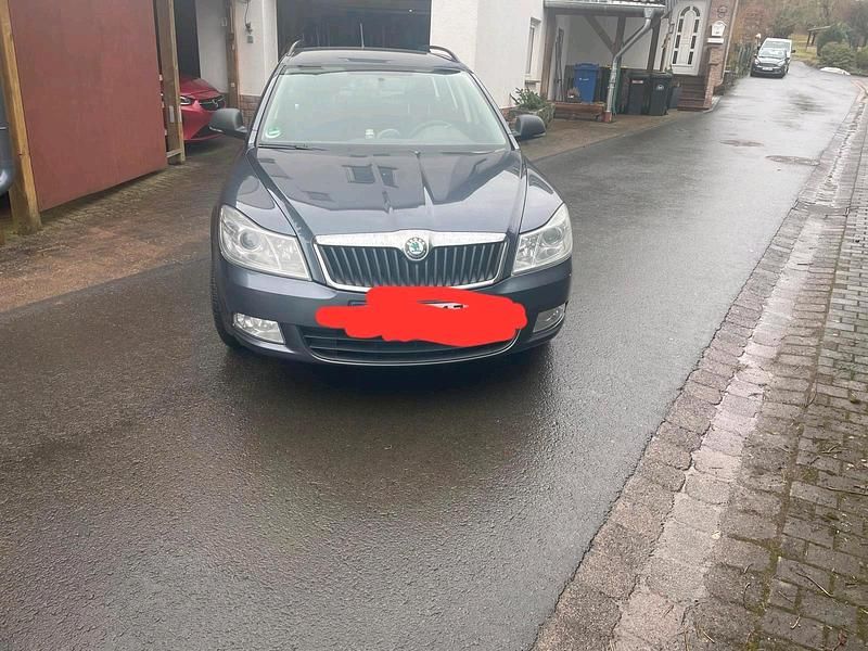 Gebraucht Skoda Octavia 122 PS (89 kW) 2013 Grau Kombi