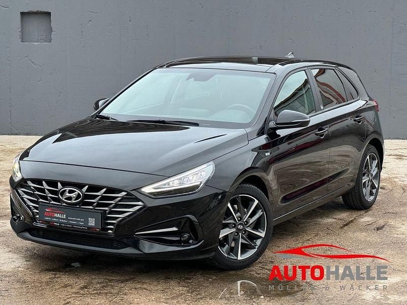 Schwarz Gebraucht 2021 Hyundai i30 Edition 30+ Limousine | 19.990 € (Fairer Preis) - Bild 1/4