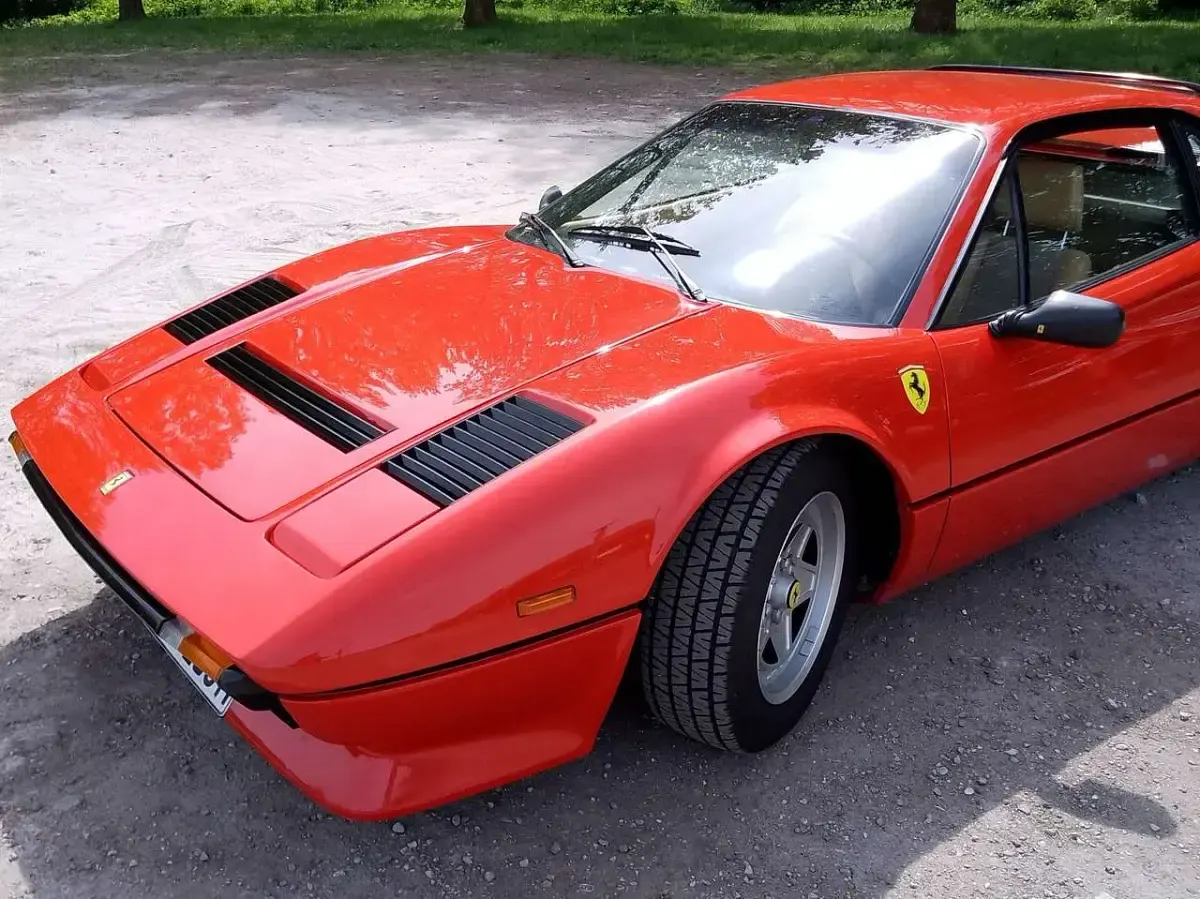 Gebraucht Ferrari 208 220 PS (161 kW) 1983 Rot Coupé