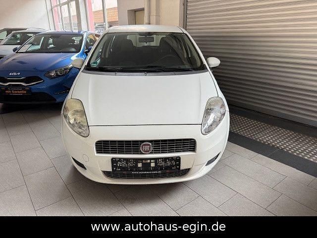 Weiß Gebraucht 2008 Fiat Grande Punto Dynamic Kleinwagen | 2.290 € (Fairer Preis) - Bild 1/4
