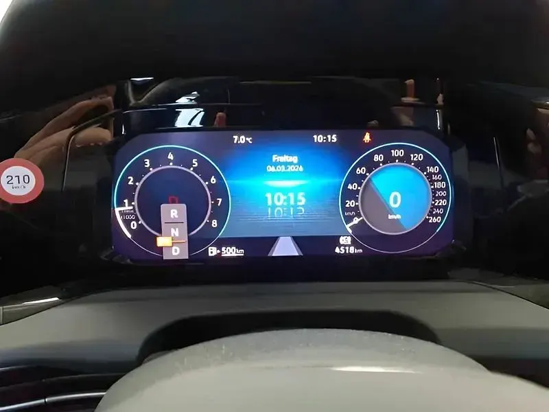 Gebraucht VW Golf VIII 190 PS (139 kW) 2024 Grau Kleinwagen
