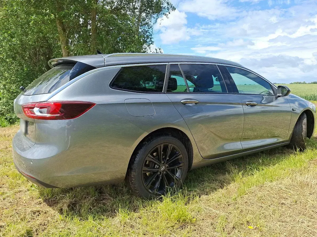 Gebraucht Opel Insignia Business Elegance 122 PS (89 kW) 2020 Grau Kombi