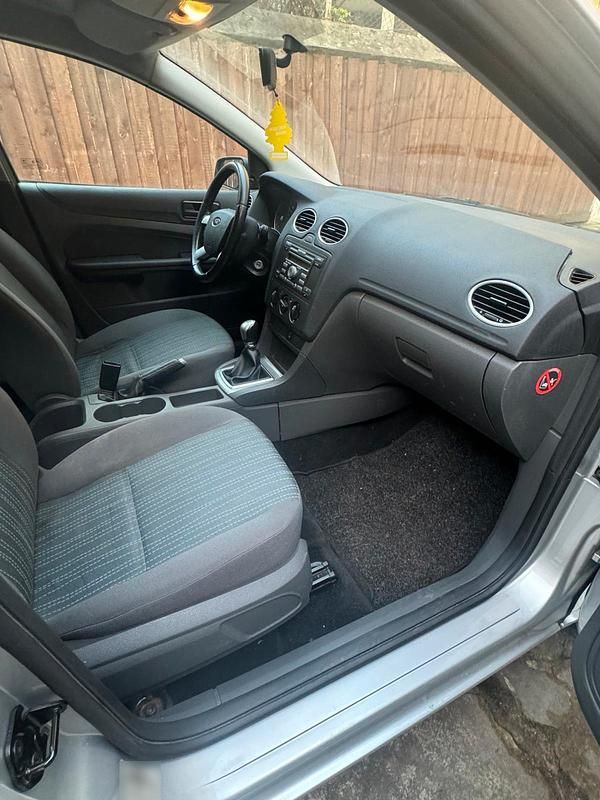 Gebraucht Ford Focus 101 PS (74 kW) 2006 Silber Kleinwagen