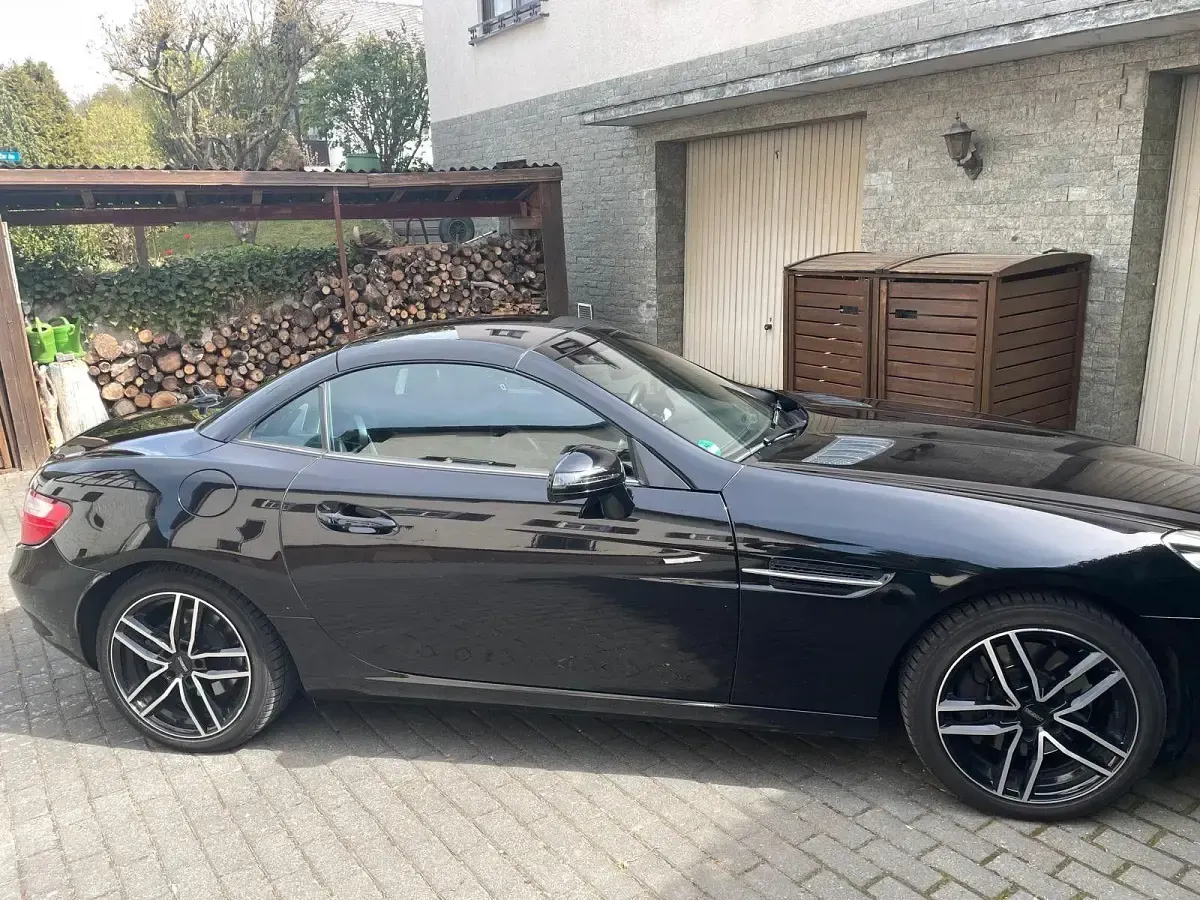Gebraucht Mercedes SLK250 204 PS (150 kW) 2012 Schwarz Cabrio