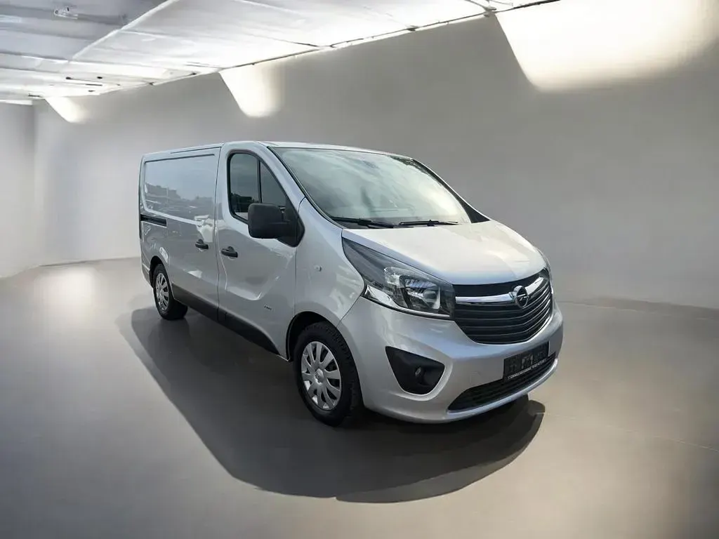 Gebraucht Opel Vivaro 145 PS (106 kW) 2017 Silber Van / Kleinbus