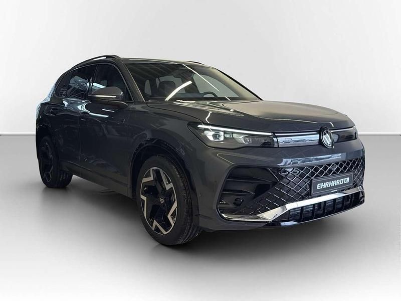 Neu VW Tiguan R-line 150 PS (110 kW) 2026 Grau SUV