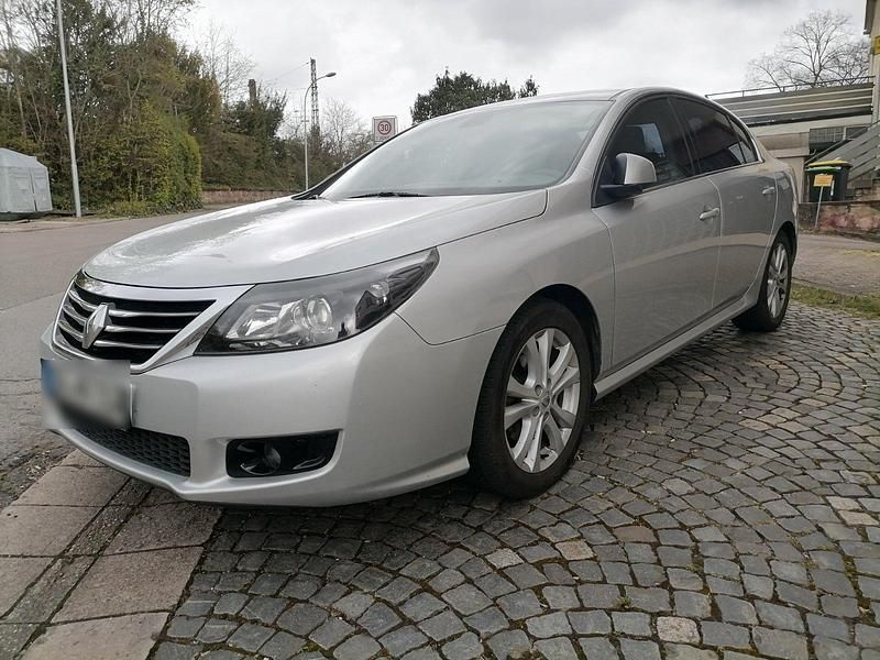 Second-hand Renault Latitude 150 CP (110 kW) 2011 Argintiu Berlinǎ