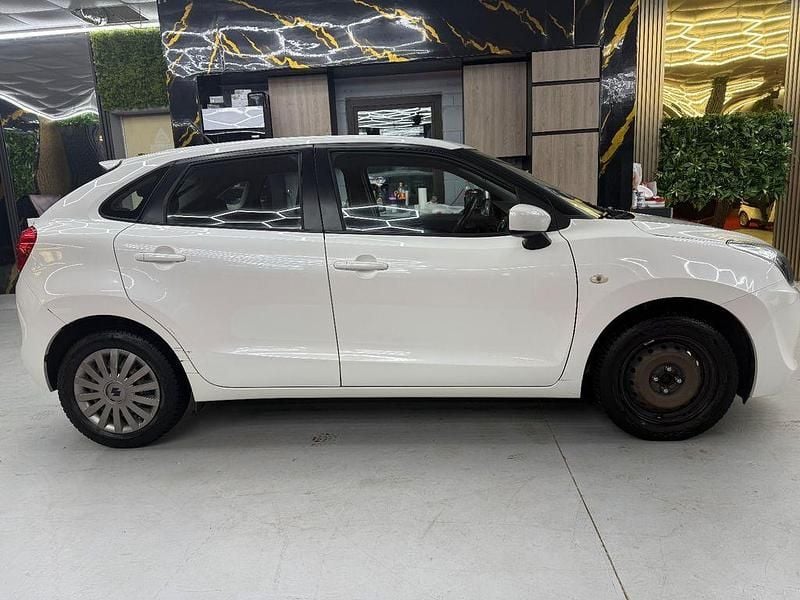 Gebraucht Suzuki Baleno Club 90 PS (66 kW) 2018 Weiß Kleinwagen