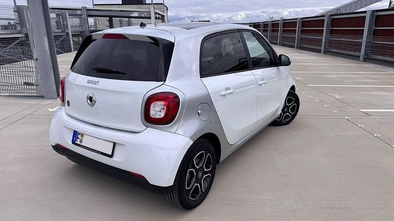 Gebraucht Smart ForFour Electric Drive Prime 60 kW (82 PS) 2018 Weiß Limousine