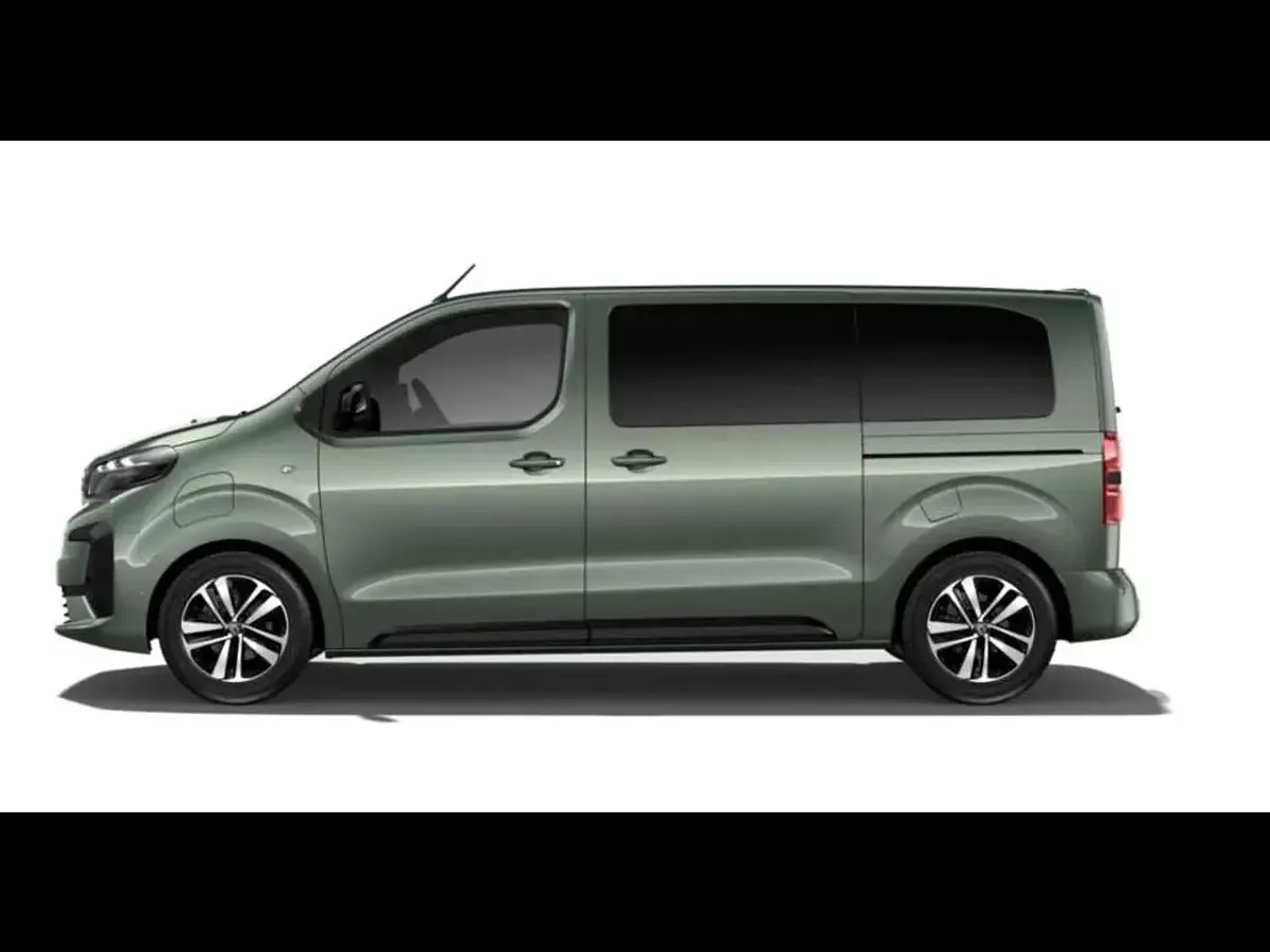 Neu Peugeot Traveller 177 PS (130 kW) 2025 All terrain grün Van / Kleinbus