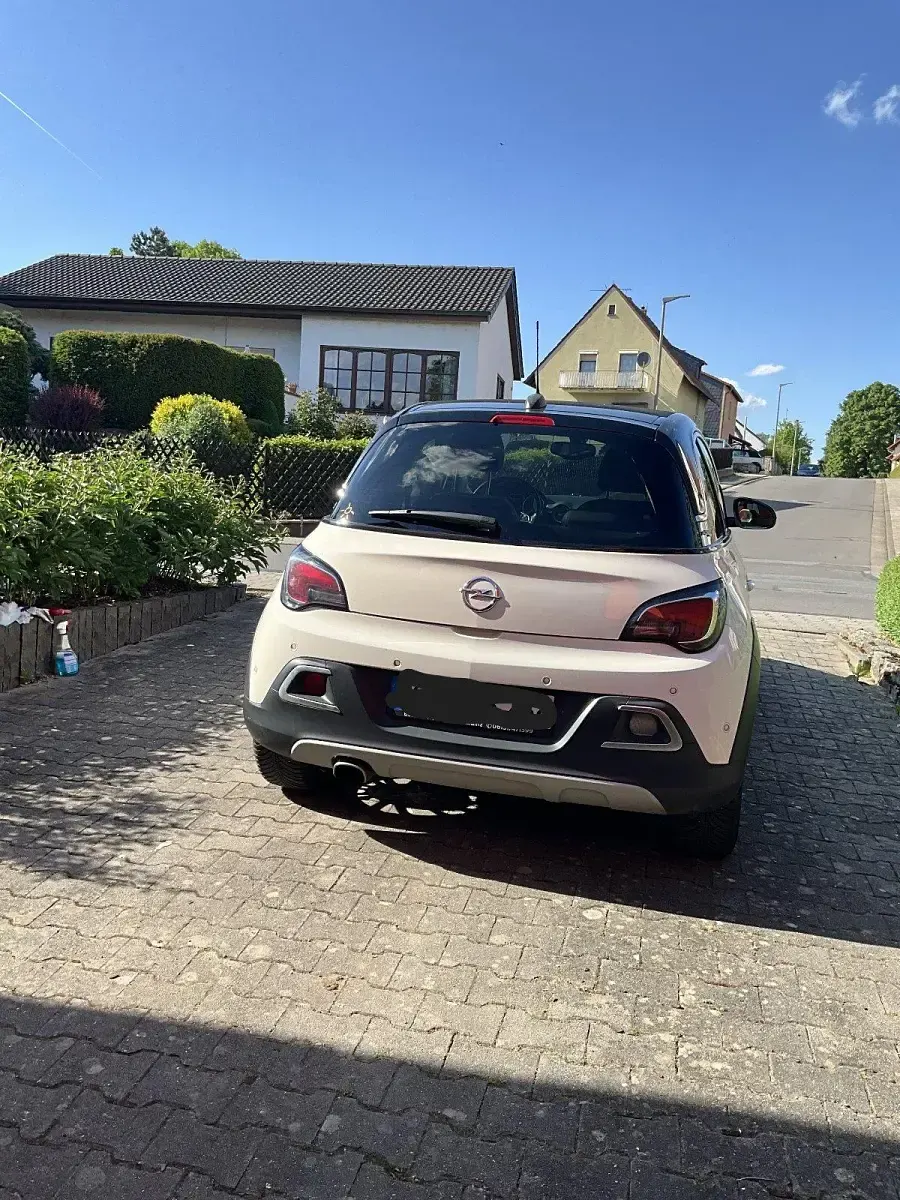 Gebraucht Opel Adam Rocks Open Air 87 PS (63 kW) 2018 Weiß Kleinwagen
