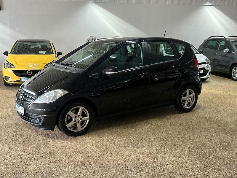 Schwarz Gebraucht 2010 Mercedes A160 Limousine | 3.950 € (Fairer Preis) - Bild 1/4