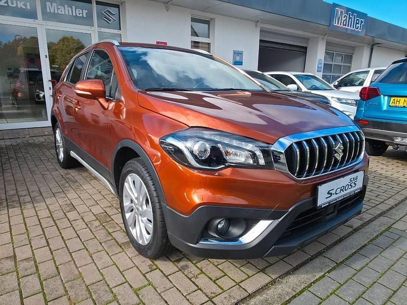 Orange Gebraucht 2020 Suzuki SX4 S-Cross SUV | 18.799 € (Etwas zu teuer) - Bild 1/4
