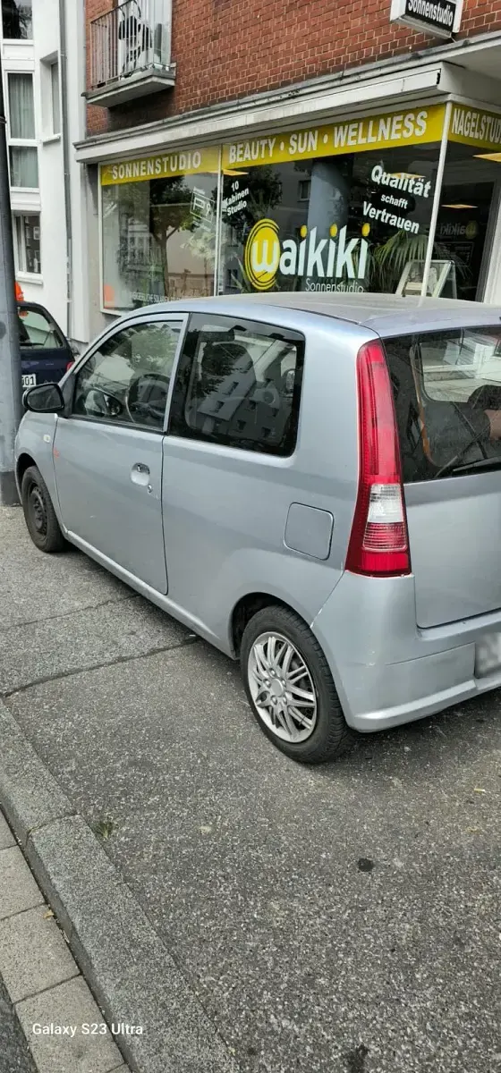 Gebraucht Daihatsu Cuore 70 PS (51 kW) 2006 Silber Kleinwagen