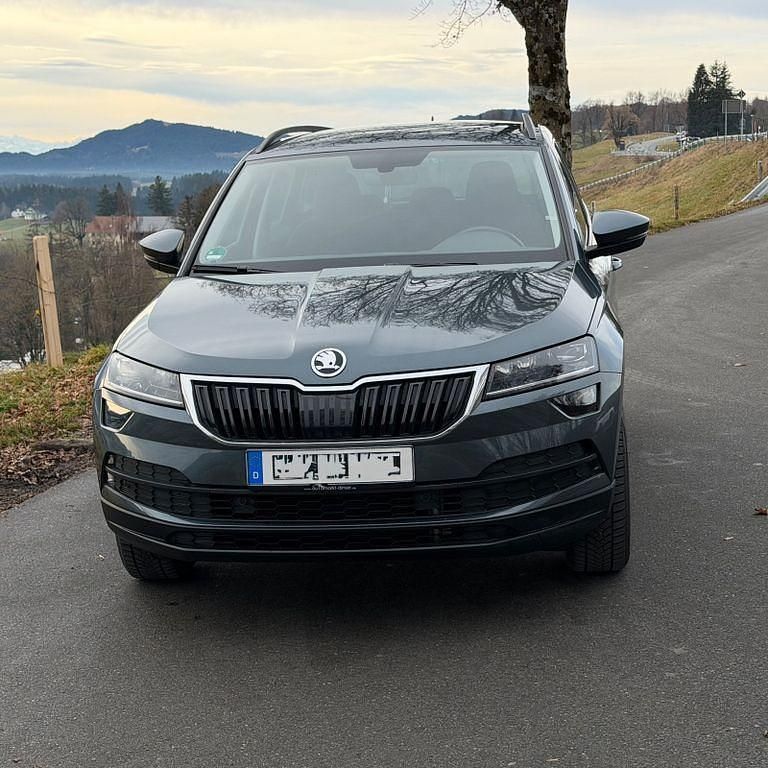 Grau Gebraucht 2020 Skoda Karoq Style SUV | 19.100 € (Guter Preis) - Bild 1/4