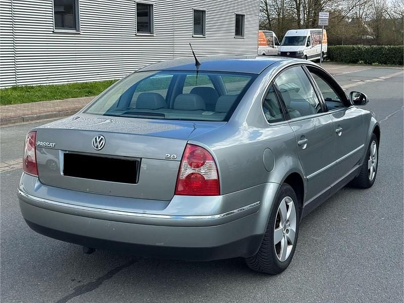 Gebraucht VW Passat Highline 131 PS (96 kW) 2004 Grau Limousine