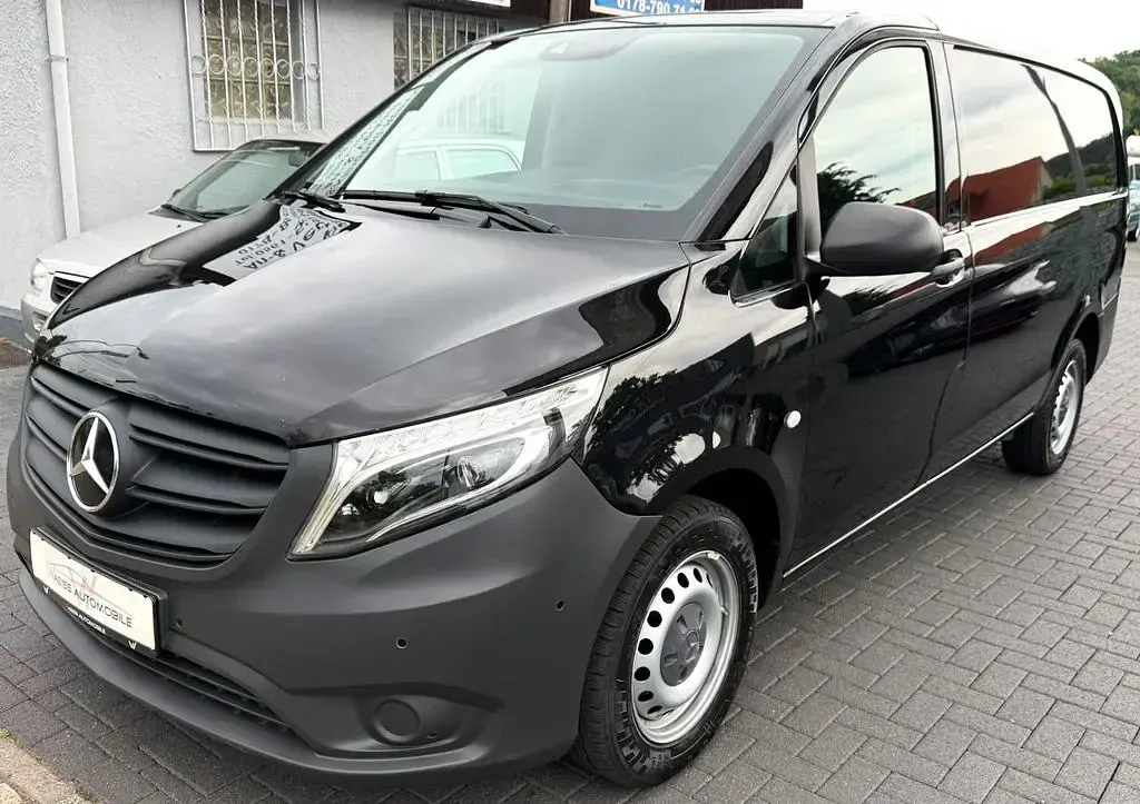 Gebraucht Mercedes Vito 163 PS (119 kW) 2022 Schwarz Van