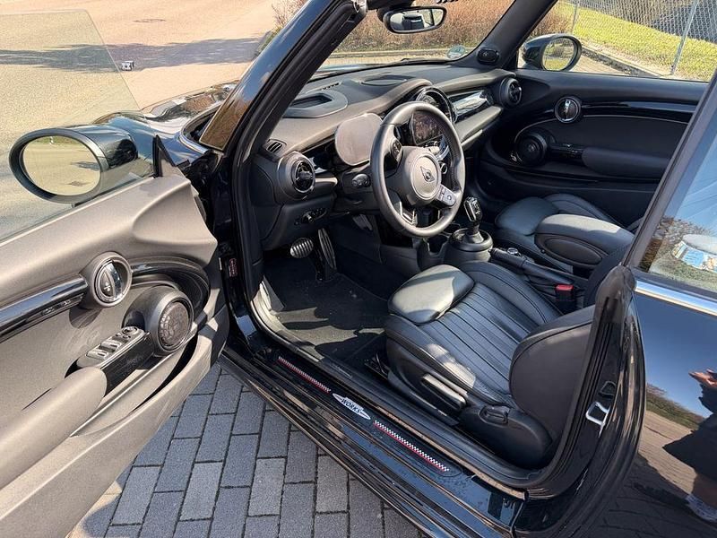 Gebraucht Mini Cooper S Cabriolet 178 PS (130 kW) 2024 Schwarz Cabrio