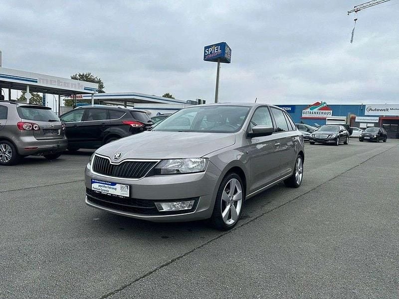 Beige Gebraucht 2015 Skoda Rapid Drive Kombi | 6.900 € (Guter Preis) - Bild 1/4