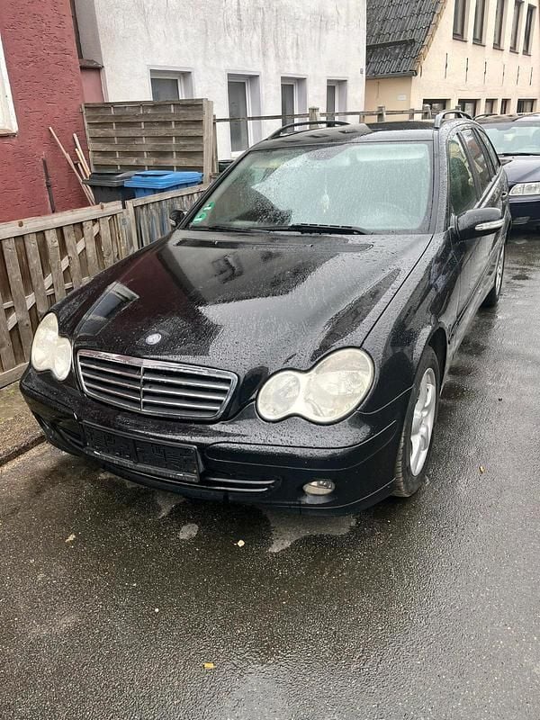 Gebraucht Mercedes C180 143 PS (105 kW) 2005 Schwarz Kombi