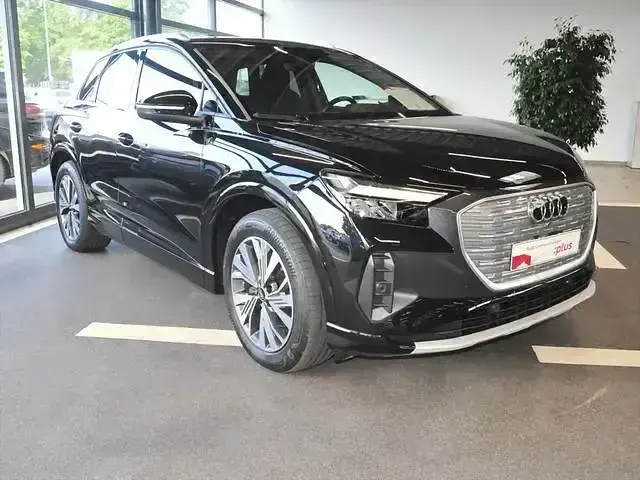 Gebraucht Audi Q4 e-tron Ambiente 125 kW (170 PS) 2022 Mythosschwarz metallic SUV