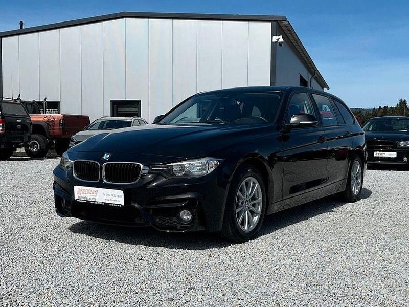 Gebraucht BMW 320 Advantage 190 PS (139 kW) 2017 Schwarz Kombi