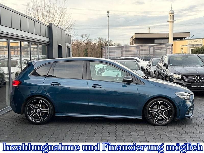 Gebraucht Mercedes B220 AMG 190 PS (139 kW) 2019 Blau Van / Kleinbus