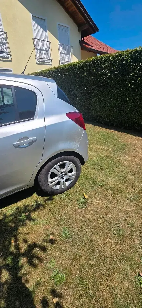 Gebraucht Opel Corsa 87 PS (63 kW) 2010 Silber Kleinwagen