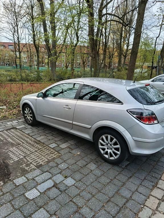 Gebraucht Opel Astra GTC 90 PS (66 kW) 2009 Grau Limousine