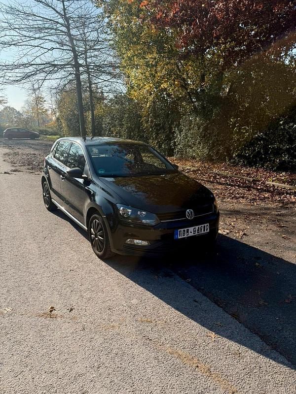 Schwarz Gebraucht 2015 VW Polo Kleinwagen | 5.900 € (Guter Preis) - Bild 1/4