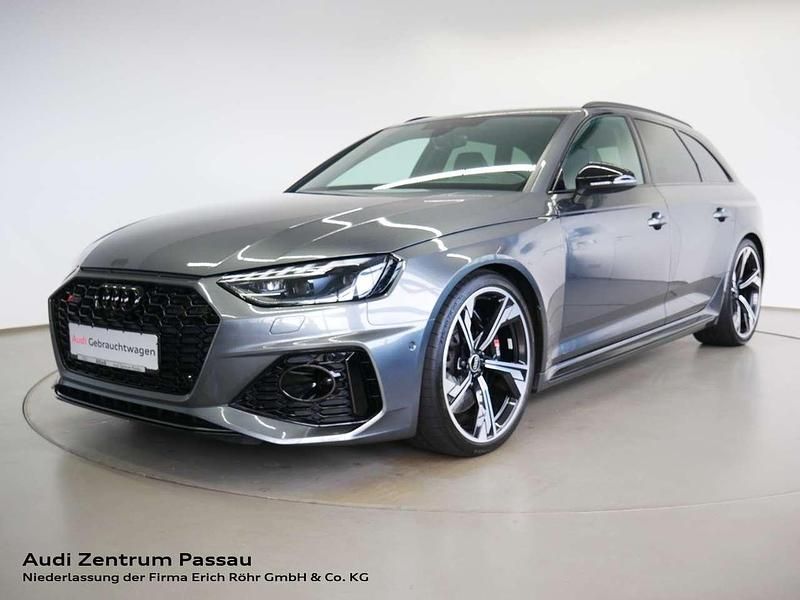 Daytonagrau perleffekt Gebraucht 2023 Audi RS4 Ambiente Kombi | 69.470 € (Fairer Preis) - Bild 1/4