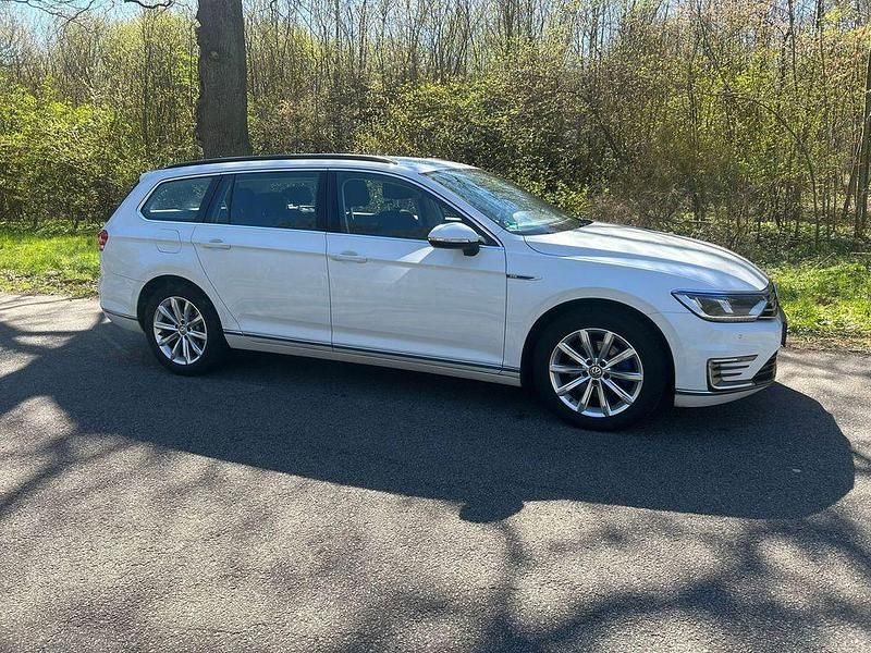 Gebraucht VW Passat GTE 156 PS (114 kW) 2016 Weiß Kombi